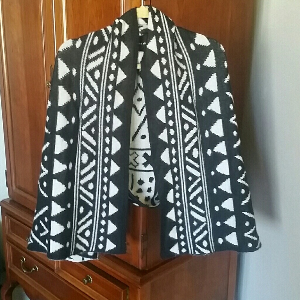 Sweater/shawl